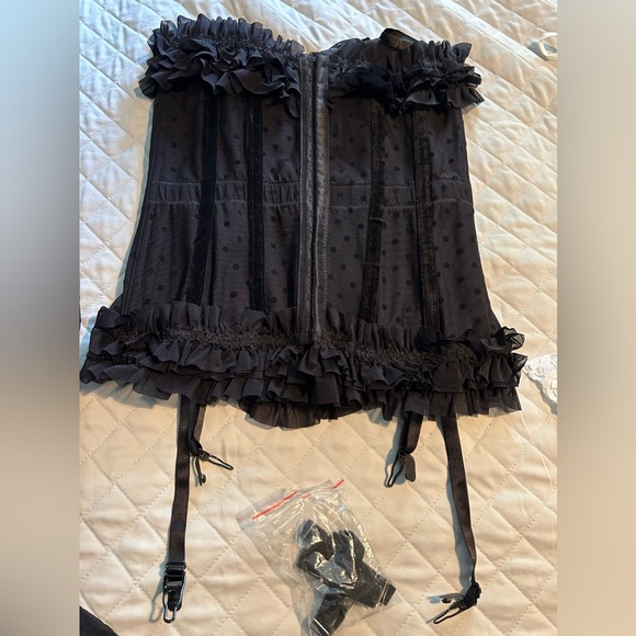 Coquette corset sz lrg and nylons - Picture 4 of 5